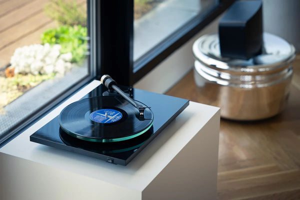 Pro-Ject T2 Turntable: Rediscover the Magic of Vinyl with Exceptional Sound and Style